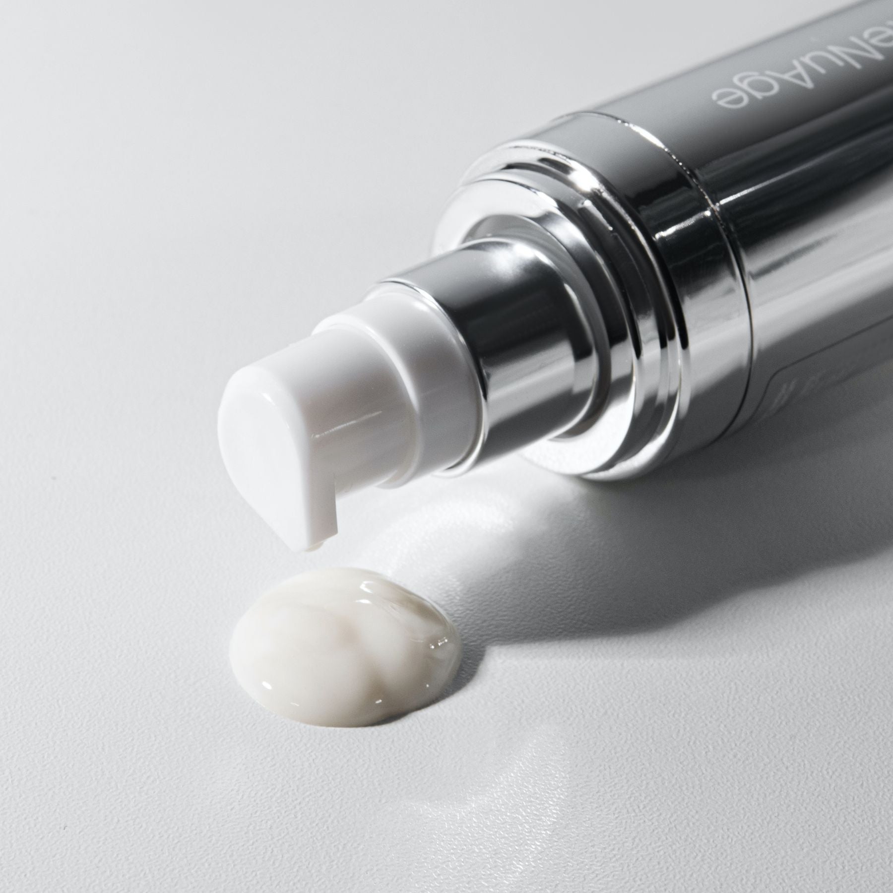 Ser pentru regenerarea activă a pielii Hillary ReNuAge Retinol Active Renewal Serum, 30 ml